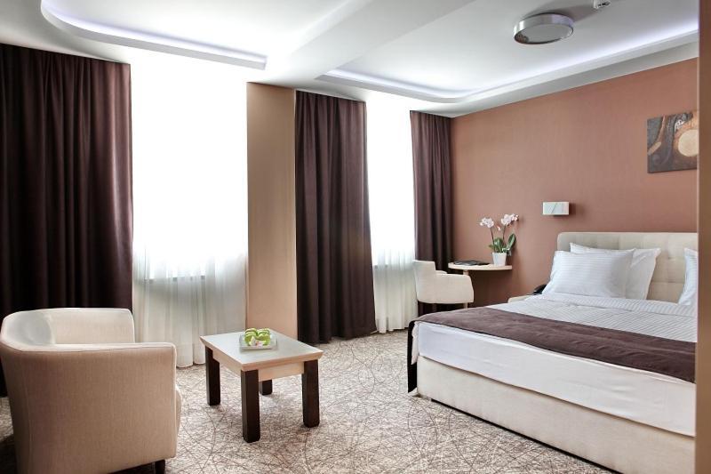 Garni Hotel Aveny Čačak Eksteriør bilde