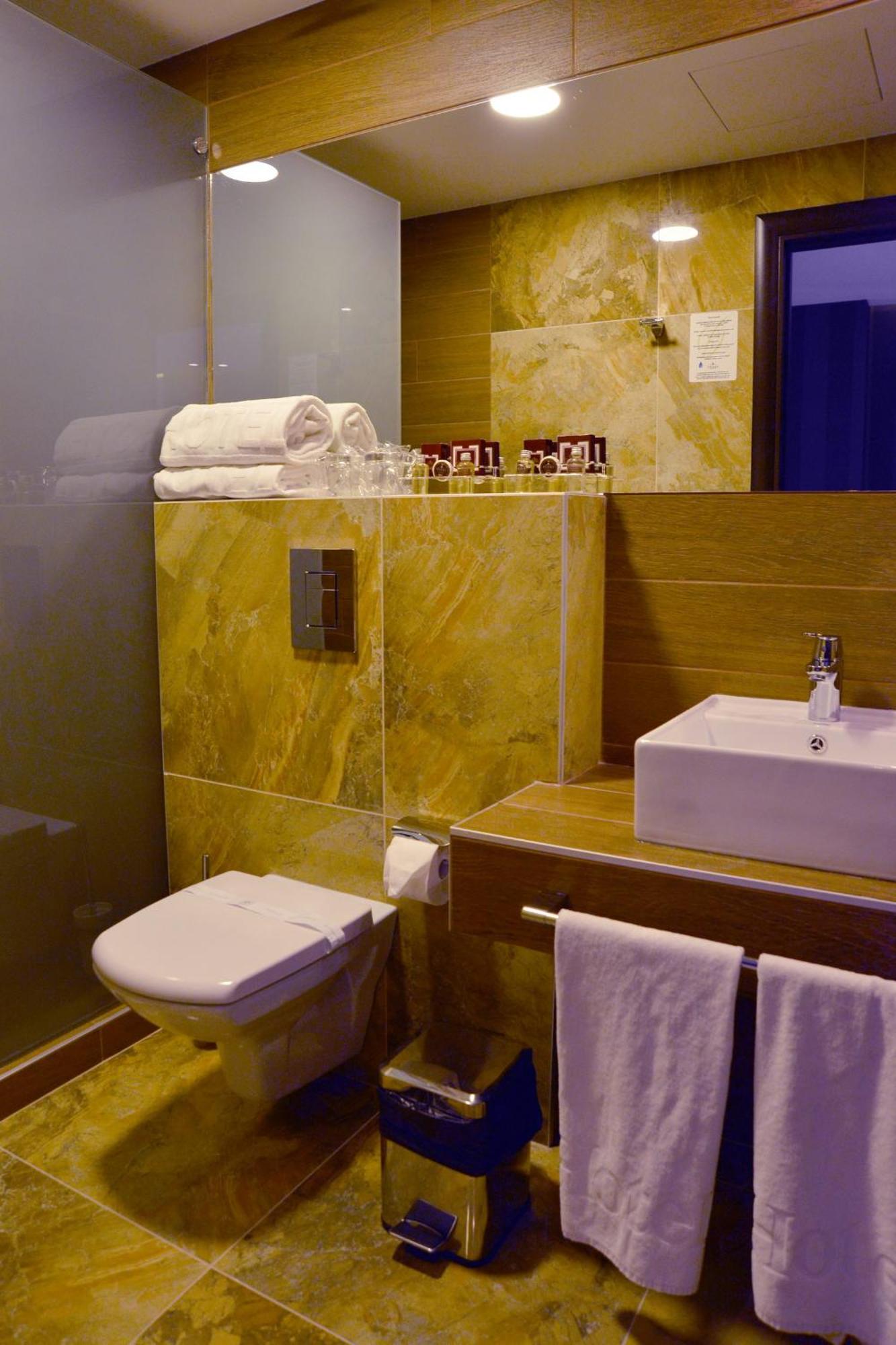 Garni Hotel Aveny Čačak Eksteriør bilde