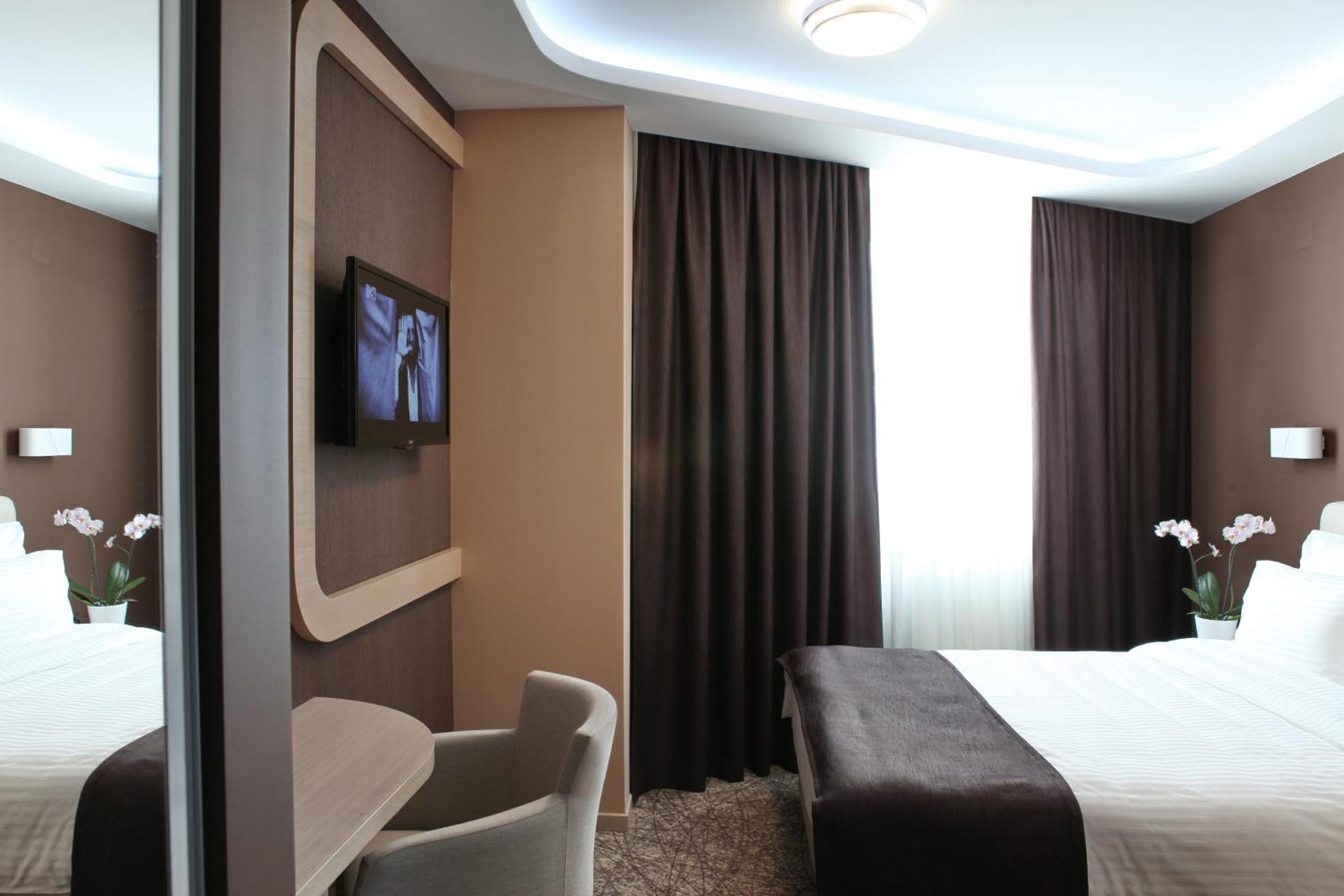 Garni Hotel Aveny Čačak Eksteriør bilde