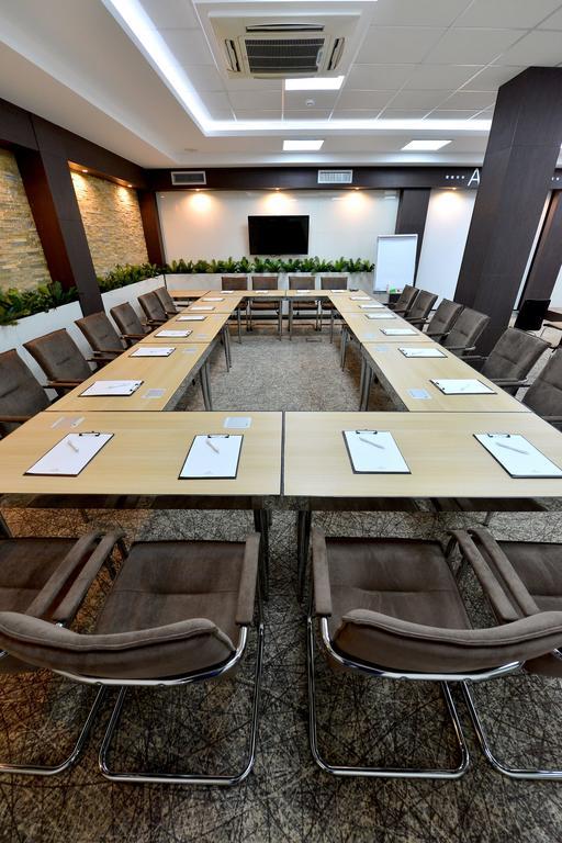 Garni Hotel Aveny Čačak Eksteriør bilde